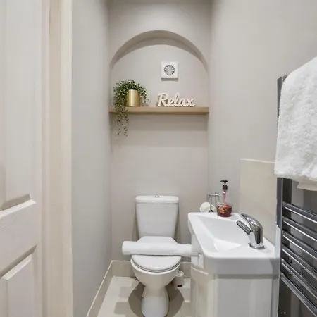 Patrick's Pool- 4 Bedroom,4 Bathroom, Luxury Townhouse! York