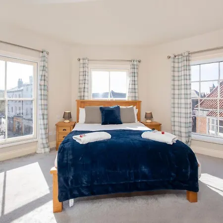 Patrick's Pool- 4 Bedroom,4 Bathroom, Luxury Townhouse! Vakantiehuis