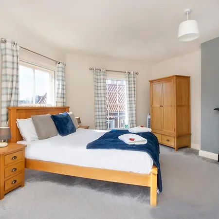 Ferienhaus Patrick's Pool- 4 Bedroom,4 Bathroom, Luxury Townhouse! *