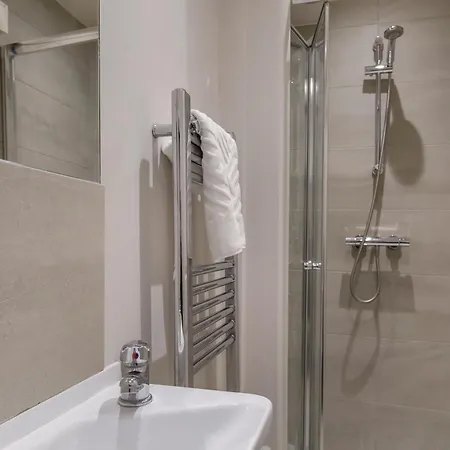 Patrick's Pool- 4 Bedroom,4 Bathroom, Luxury Townhouse! 度假居 约克