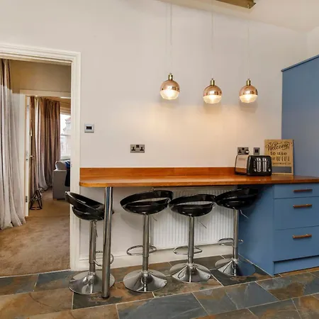 Patrick's Pool- 4 Bedroom,4 Bathroom, Luxury Townhouse! * יורק