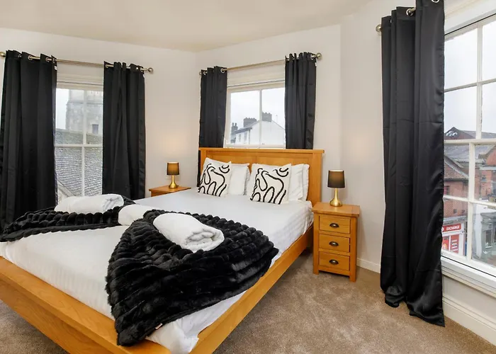 Patrick's Pool- 4 Bedroom,4 Bathroom, Luxury Townhouse! *