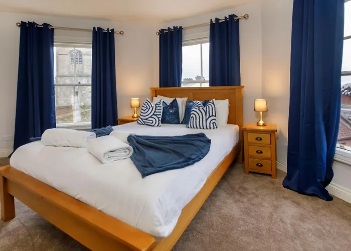 Patrick's Pool- 4 Bedroom,4 Bathroom, Luxury Townhouse! * יורק