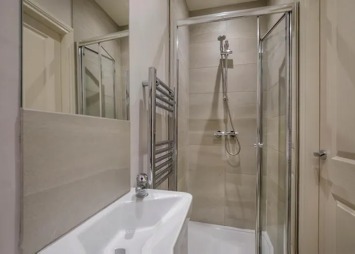 Patrick's Pool- 4 Bedroom,4 Bathroom, Luxury Townhouse! יורק