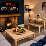 Patrick's Pool- 4 Bedroom,4 Bathroom, Luxury Townhouse! Feriehus York