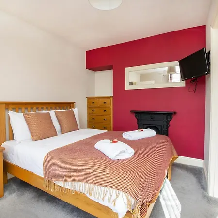 Patrick's Pool- 4 Bedroom,4 Bathroom, Luxury Townhouse! 別荘 *