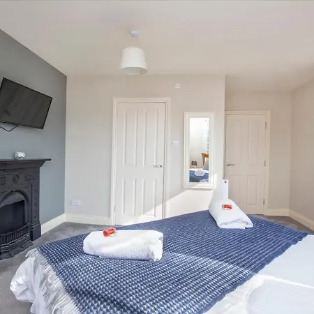 別荘 Patrick's Pool- 4 Bedroom,4 Bathroom, Luxury Townhouse! ヨーク