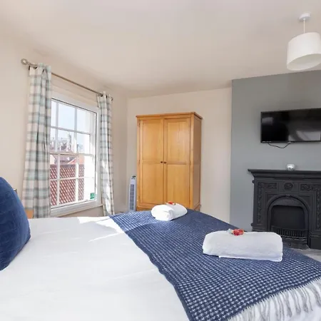 Patrick's Pool- 4 Bedroom,4 Bathroom, Luxury Townhouse! *