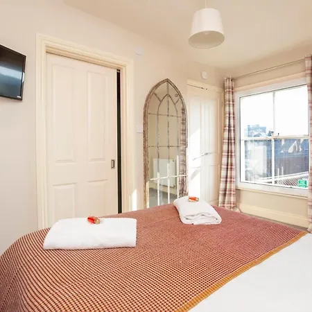 Patrick's Pool- 4 Bedroom,4 Bathroom, Luxury Townhouse!