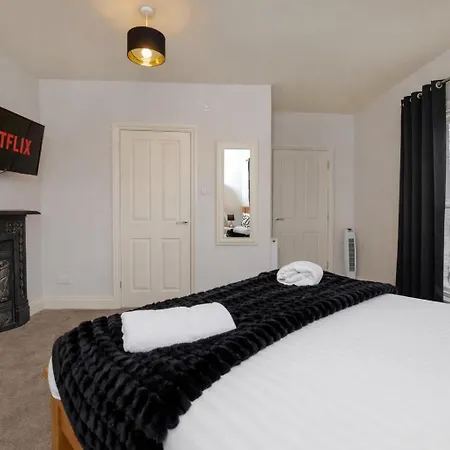 Prázdninový dům Patrick's Pool- 4 Bedroom,4 Bathroom, Luxury Townhouse! York