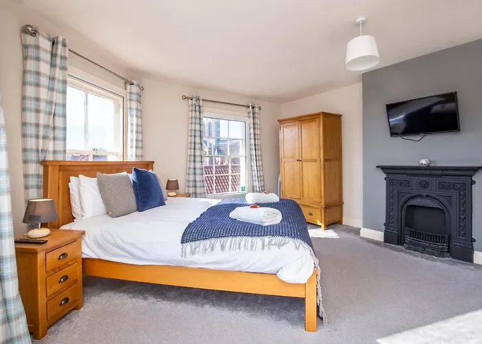 Patrick's Pool- 4 Bedroom,4 Bathroom, Luxury Townhouse! * York