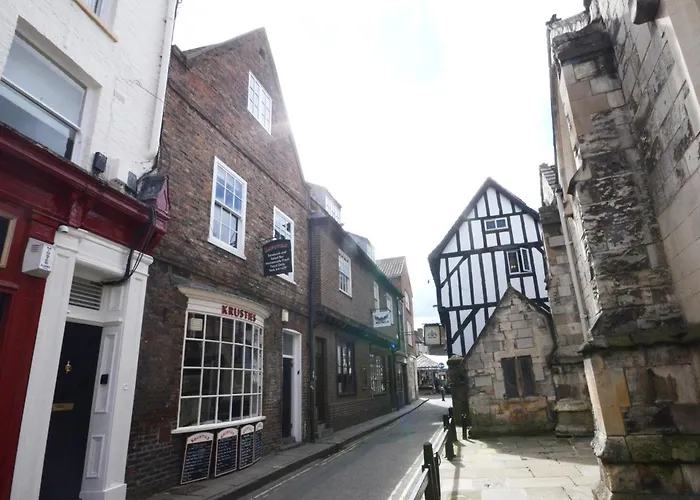 Patrick's Pool- 4 Bedroom,4 Bathroom, Luxury Townhouse! * York